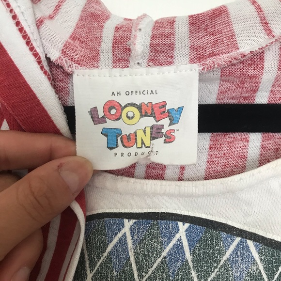 VINTAGE Looney Tunes Hooded T-Shirt - Picture 6 of 6